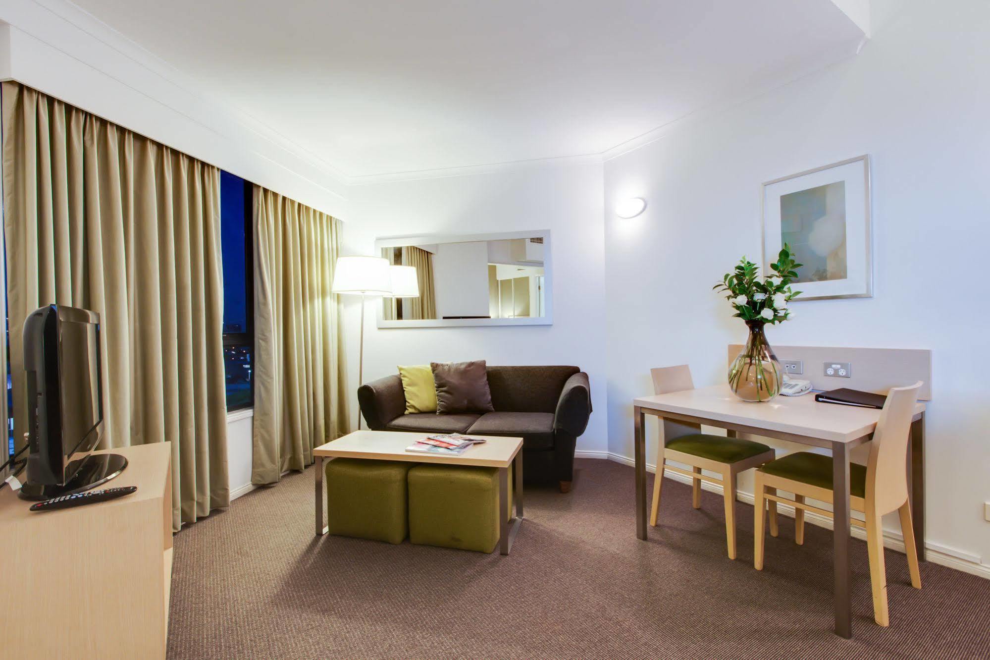 Adina Apartment Hotel Brisbane Exterior photo