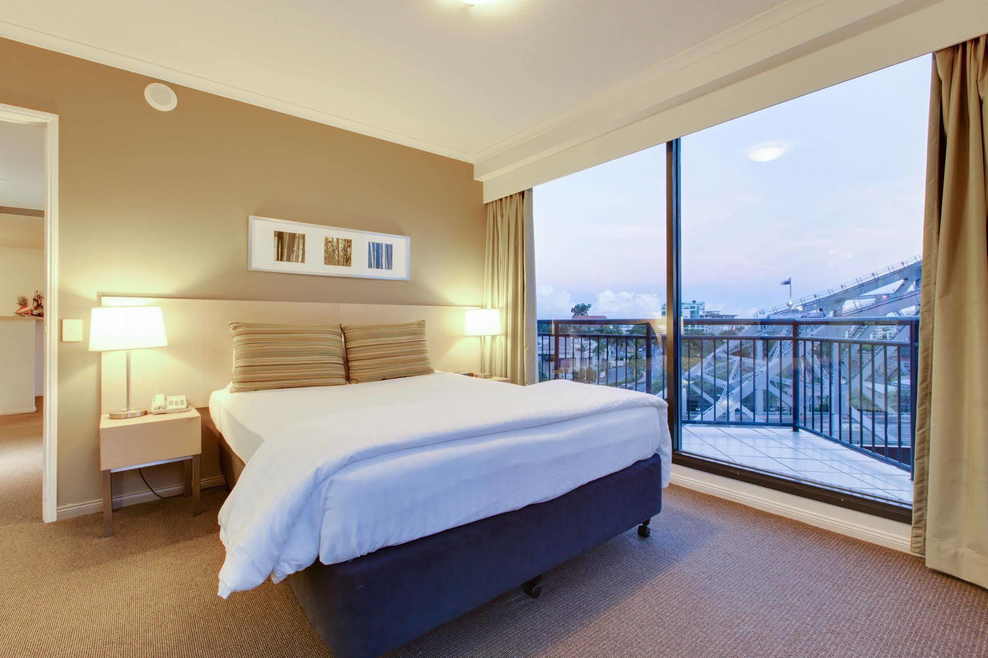 Adina Apartment Hotel Brisbane Exterior photo